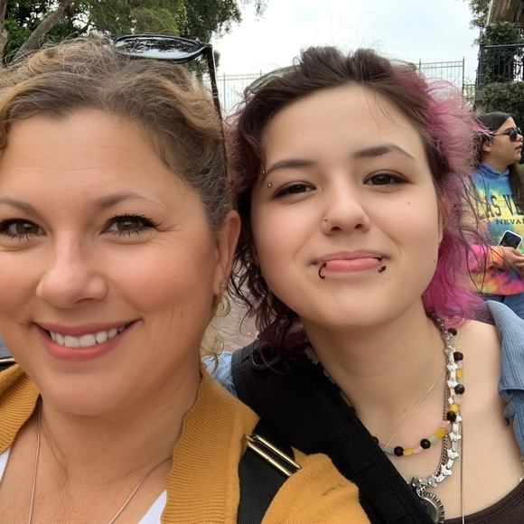 Meet your Posher, Yvonne - Picture 1 of 1